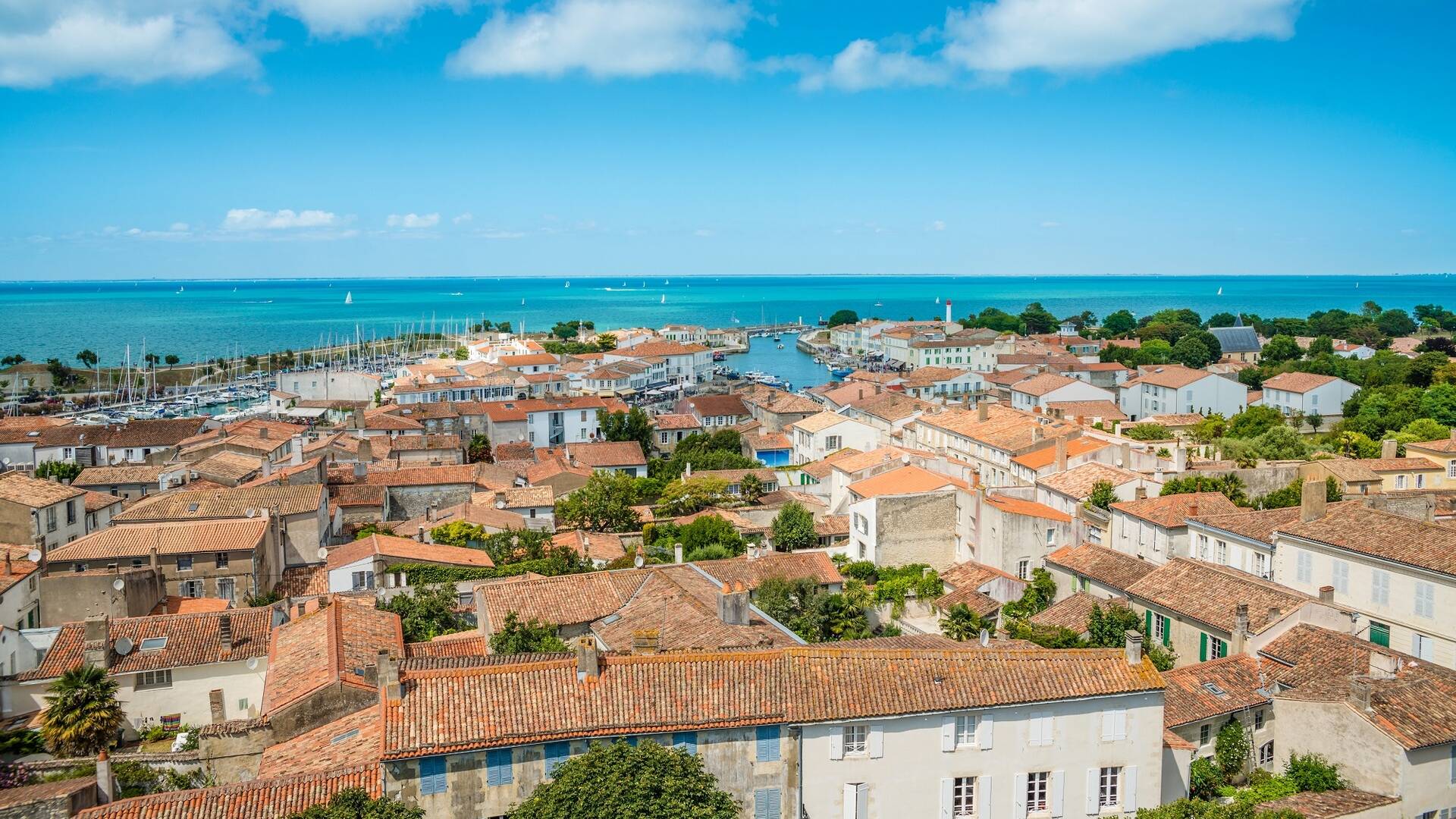 Vue du port de Saint Martin de Ré - ©Shutterstock